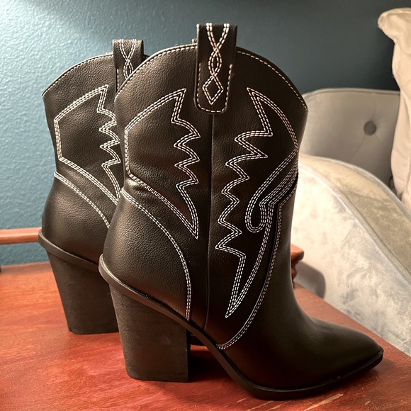 NWOB DV Dolce Vita Nakeeta Western Boot - Picture 6 of 8